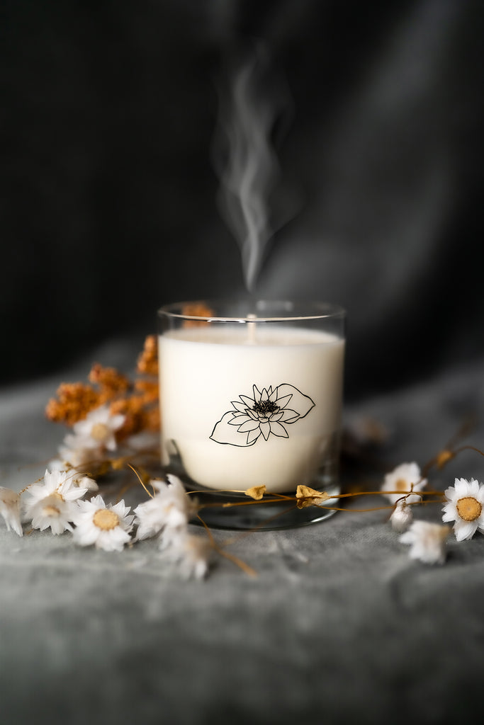 BIRTH MONTH FLORAL CANDLE · JULY
