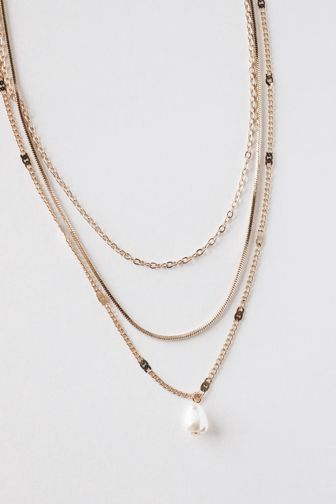 LAYERED CHAIN PEARL DROP PENDANT NECKLACE