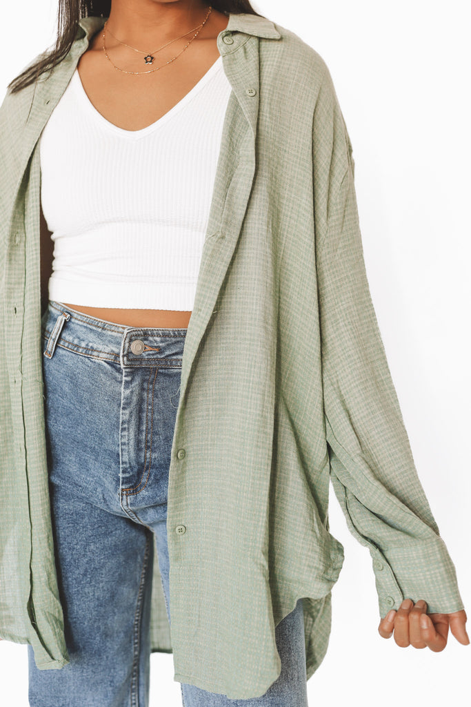 SIGNATURE AIRY & OVERSIZED BUTTON-UP