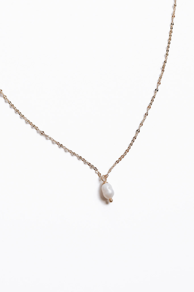 OVERSIZED PEARL BEAD PENDANT NECKLACE