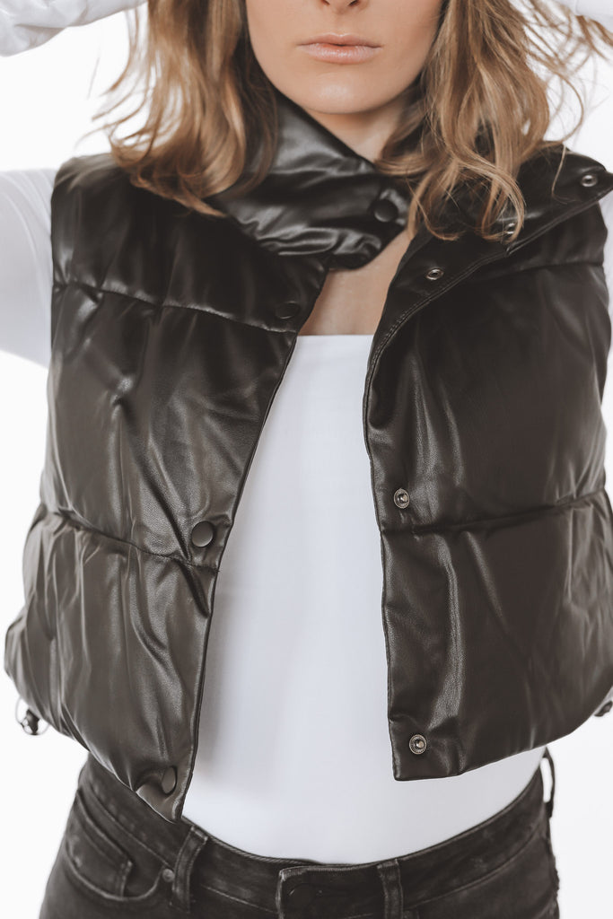 SIGNATURE CROPPED LEATHER PUFFER VEST
