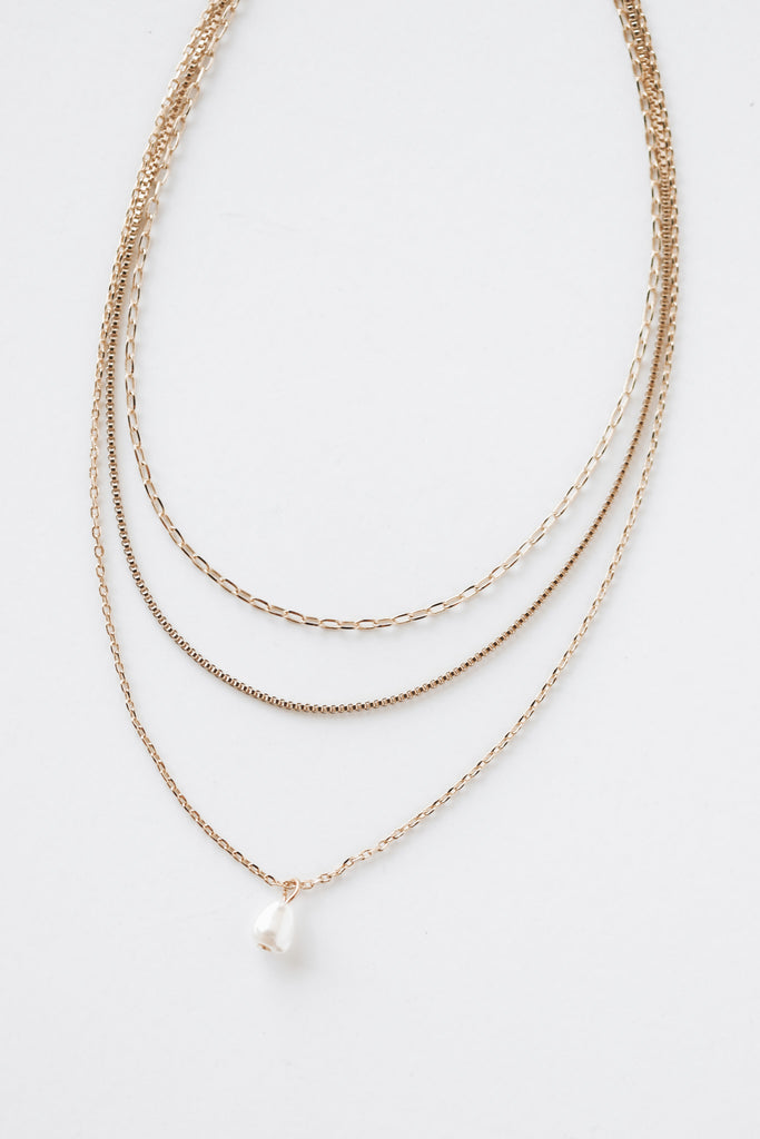 PEARL PENDANT LAYERED CHAIN NECKLACE