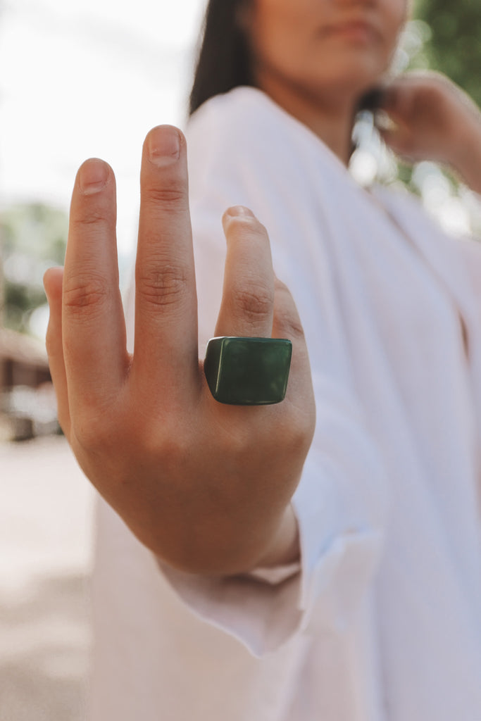 SQUARE SIGNET RING · GREEN