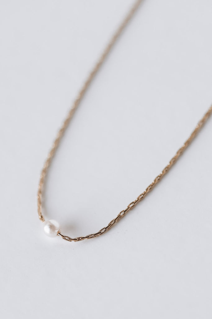 DAINTY PEARL BEAD CHARM NECKLACE