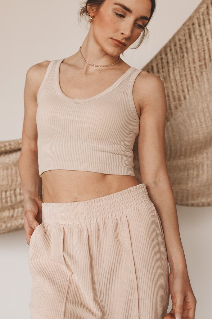 RIBBED SEAMLESS CROPPED TANK · STONE