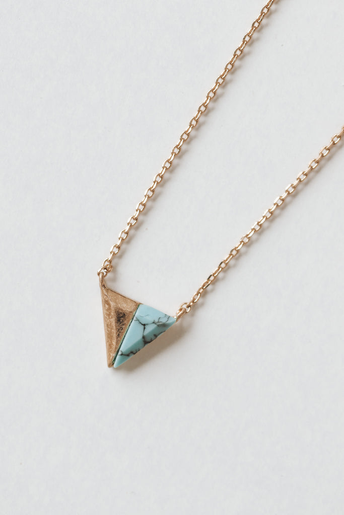 TWO-TONE TRIANGLE STONE NECKLACE